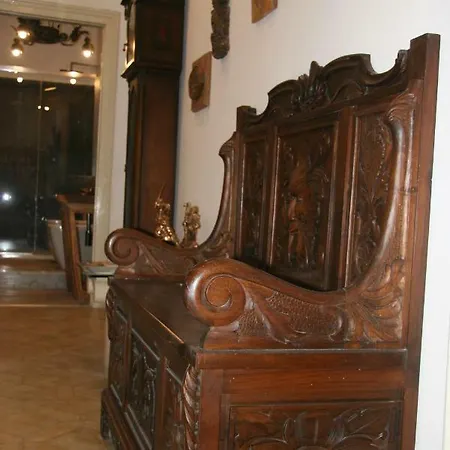 Sculptor House