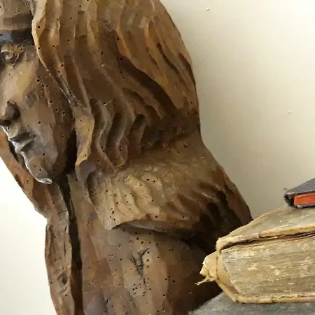 Sculptor House *